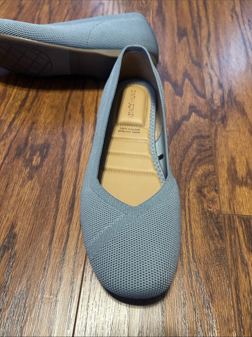 Cynthia Rowley Gray Flats 8.5 Like New Comfortable